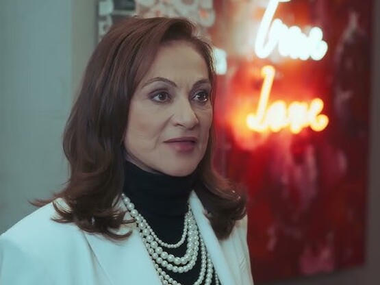 Μία νύχτα μόνο: Η Κατερίνη συμβουλεύει τ...