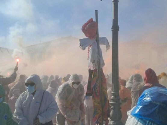 Τα Αλευρομουτζουρώματα γέμισαν το Γαλαξί...