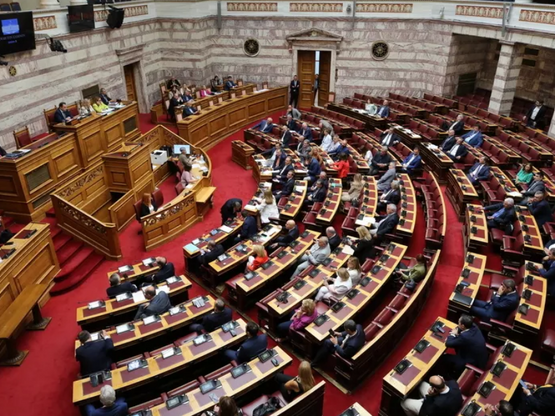 Live- Βουλή: Οι τοποθετήσεις των πολιτικ...