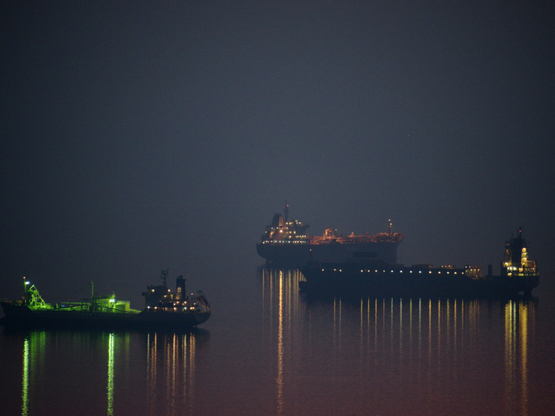 «Μάχη» για τα Στενά του Ορμούζ: Ο Τραμπ ...