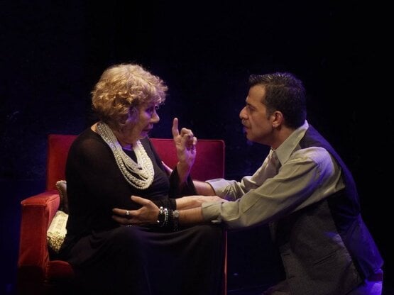 Η παράσταση “Family Secrets” για 2η φορά...