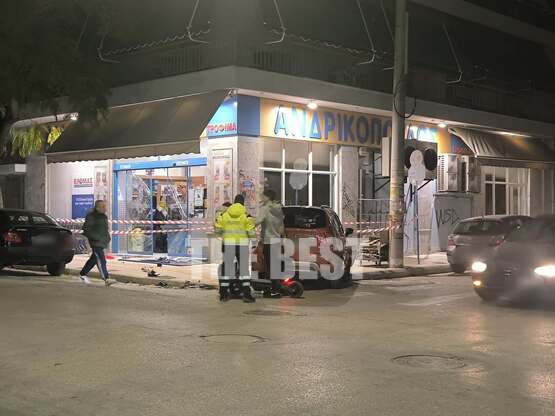 Πάτρα: ΙΧ κατέληξε μέσα σε σούπερ μάρκετ...