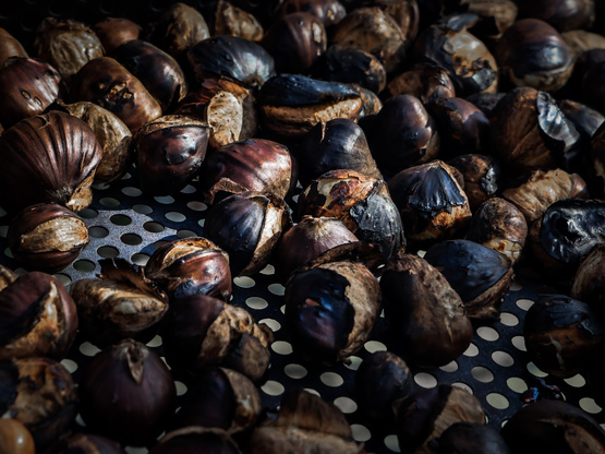 Πώς ψήνουμε κάστανα στον φούρνο χωρίς να...