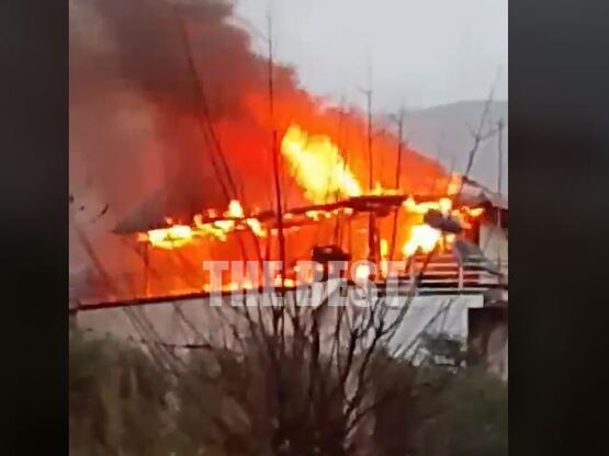 Πάτρα: Στις φλόγες τριώροφη κατοικία στη...