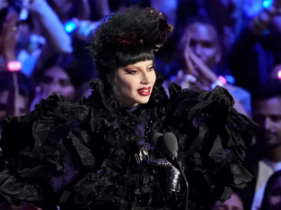 Lady Gaga: Χορευτής της έπεσε κάτω από τ...