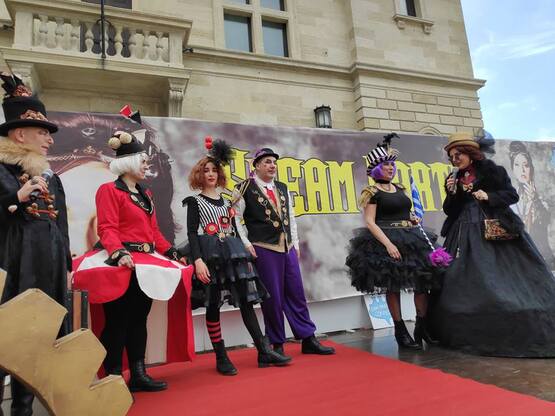 ΣΤΟ ΣΑΝ ΜΑΡΙΝΟ ΜΕΛΗ ΤΟΥ ΠΛΗΡΩΜΑΤΟΣ 94, Χ...