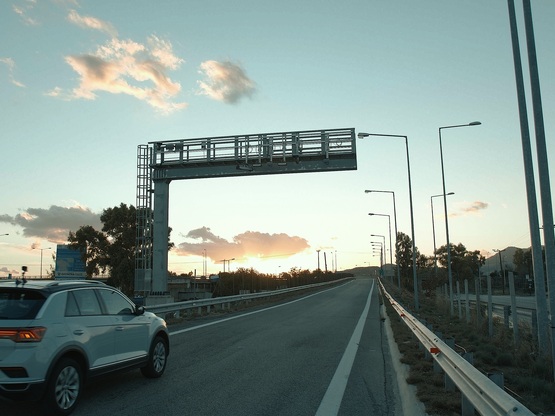 Ολυμπία Οδός: Ξεκινά η χιλιομετρική χρέω...