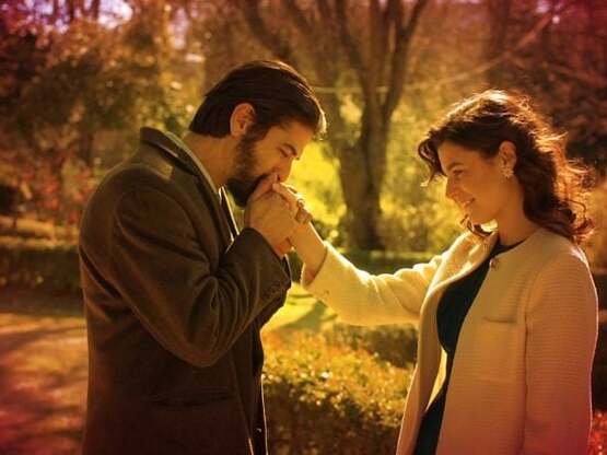 Άγιος έρωτας: Χλόη και Νικόλαος ερωτευμέ...