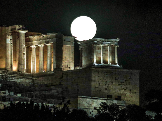 Πανσέληνος Αυγούστου 2025: Εντυπωσιάζει ...