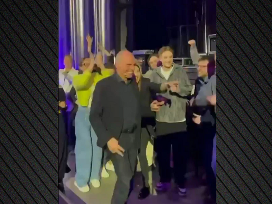 Ο Γιάνης Βαρουφάκης γίνεται viral στη Μό...