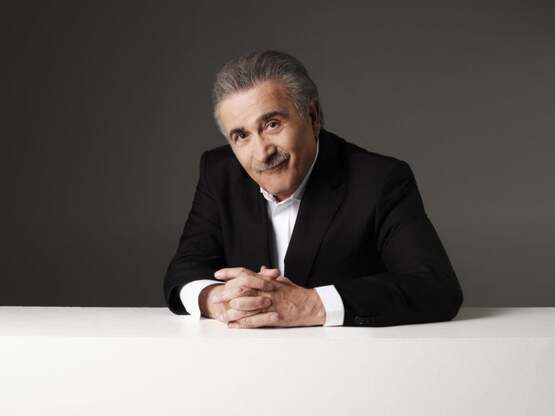 Αλ Τσαντίρι Νιουζ: Ο Λάκης Λαζόπουλος έρ...