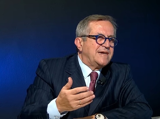 Η απονομιμοποίηση μιας κυβέρνησης που δε...