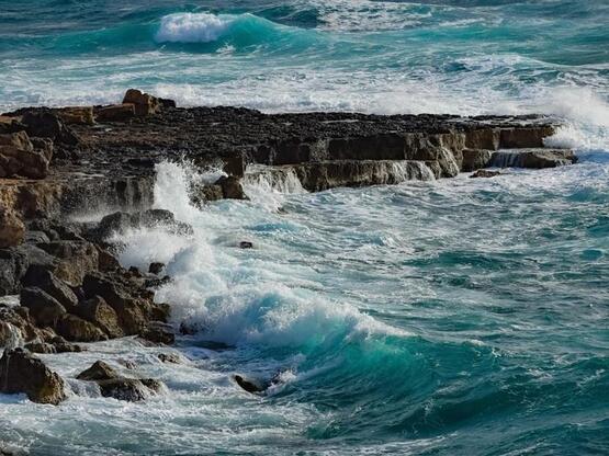13χρονος κολύμπησε 4 ώρες για να σώσει τ...