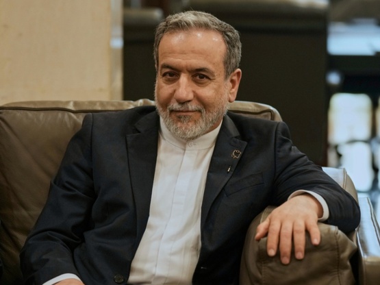 Ο Αραγτσί ειρωνεύεται την ονομασία της ε...