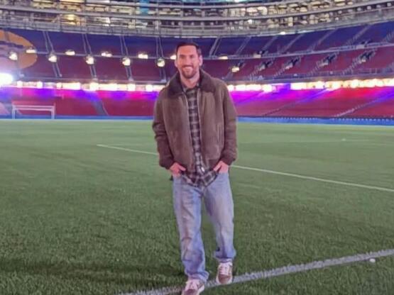 Η επίσκεψη του Λιονέλ Μέσι στο Καμπ Νου ...