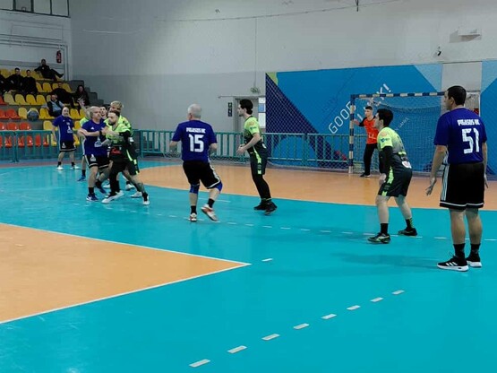 Δύο νίκες για άνδρες και γυναίκες της Ακ...