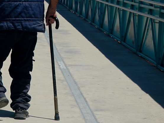 Πάτρα: Τον χτύπησε στο κεφάλι με ξύλινη μαγκούρα