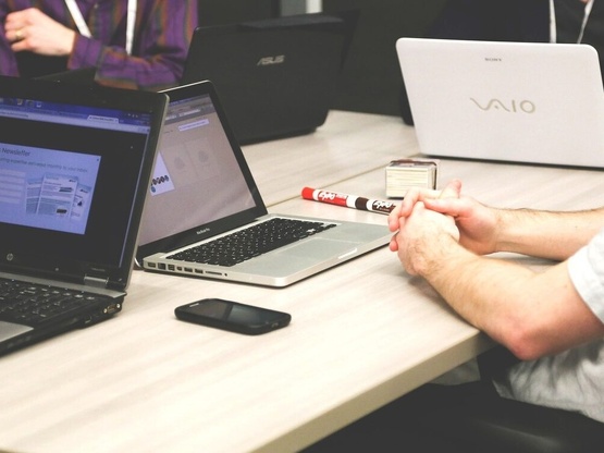 Αυξήσεις μισθών το 2026: Ποιοι εργαζόμεν...