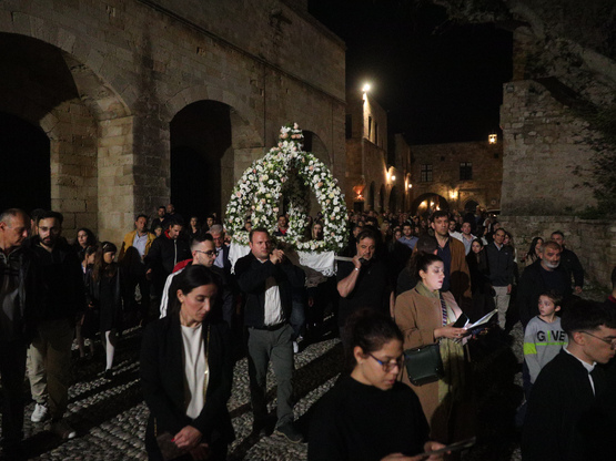 Μεγάλη Παρασκευή: Οι ώρες και τα σημεία ...