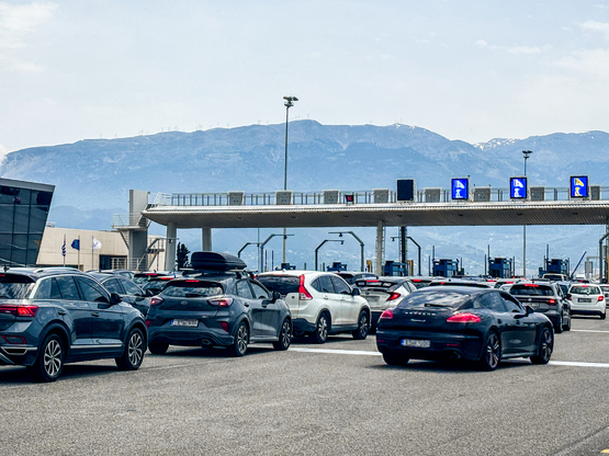 Συνεχίζεται με προβλήματα η επιστροφή τω...