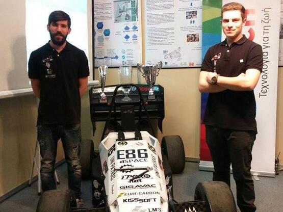 Το μονοθέσιο που... χαζεύουν μικροί και ...