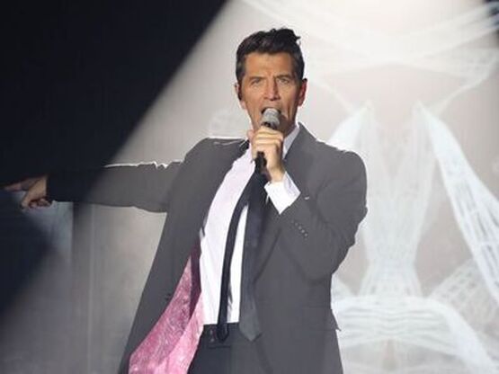 Ο Σάκης Ρουβάς αναλαμβάνει το YFSF: Τα π...