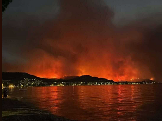 Πύρινος εφιάλτης- Εκκενώνεται η Κάτω Αχα...